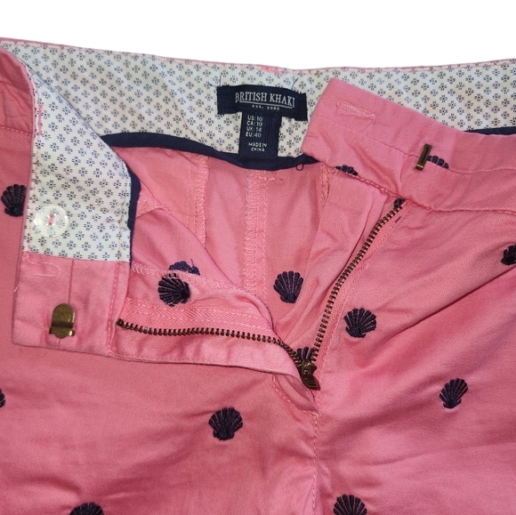 British Khaki Seashell Theme Shorts - Picture 3 of 7